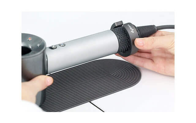 Le filtre du Dyson Supersonic™ a été repensé pour répondre aux exigences d'un environnement de salon.